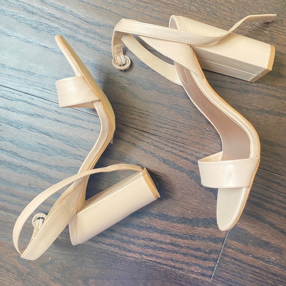 Shoes - Picture 2 of 4